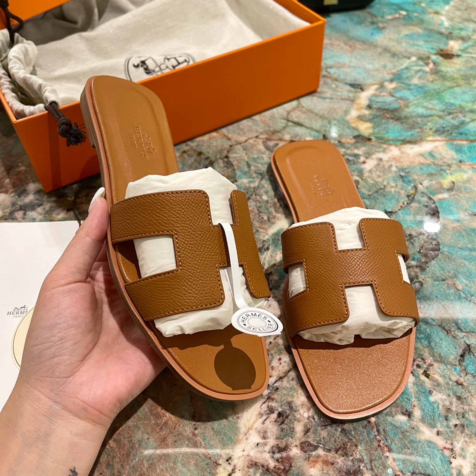 Dép Nữ Hermes Oran Sandal Full Nâu Nhăn