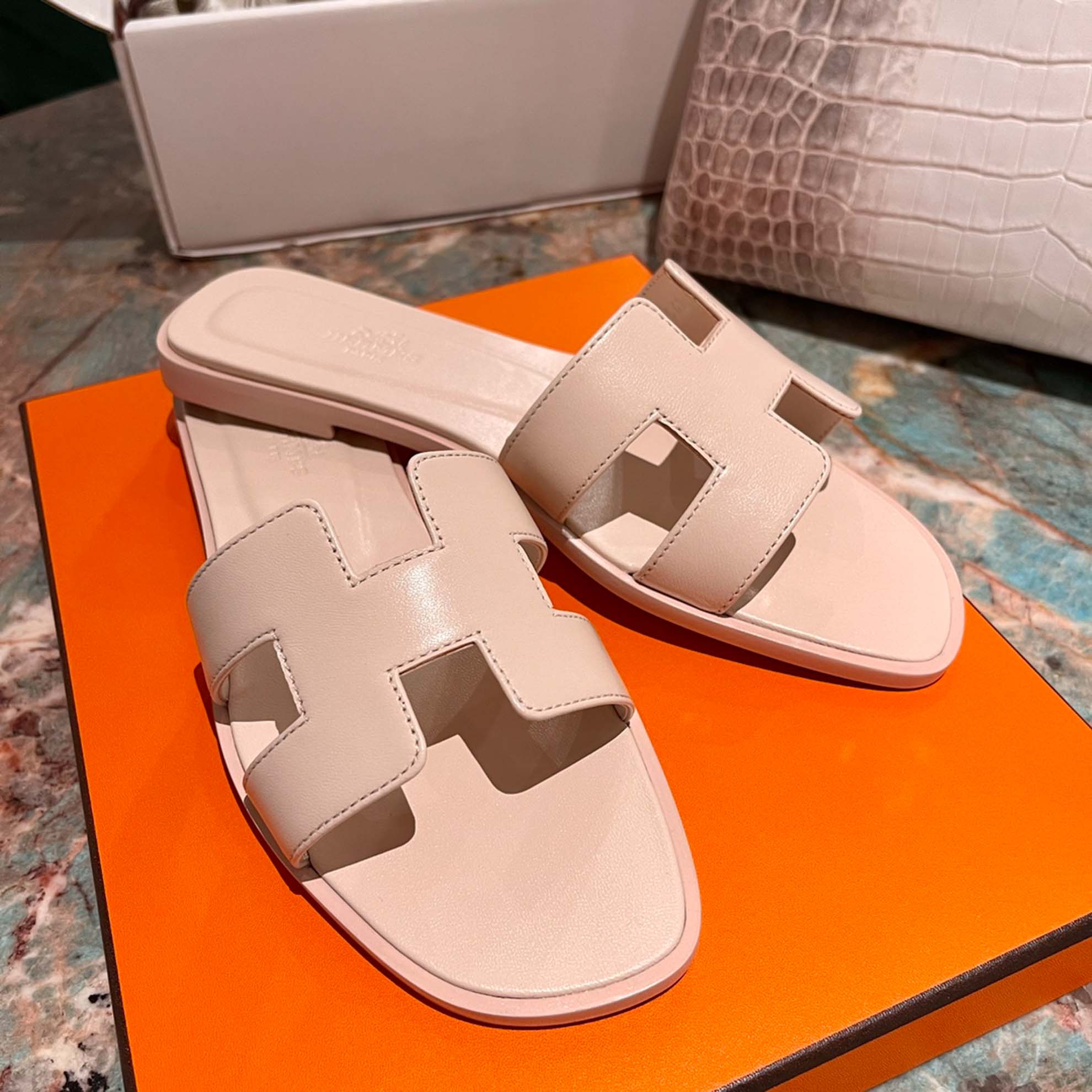 Dép Nữ Hermes Oran Sandal Hồng Phấn Trơn