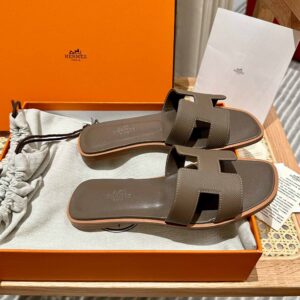 Dép Nữ Hermes Oran Sandal Nâu Dậm Nhăn