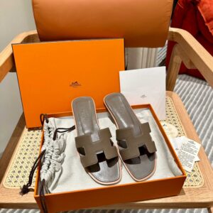 Dép Nữ Hermes Oran Sandal Nâu Dậm Nhăn