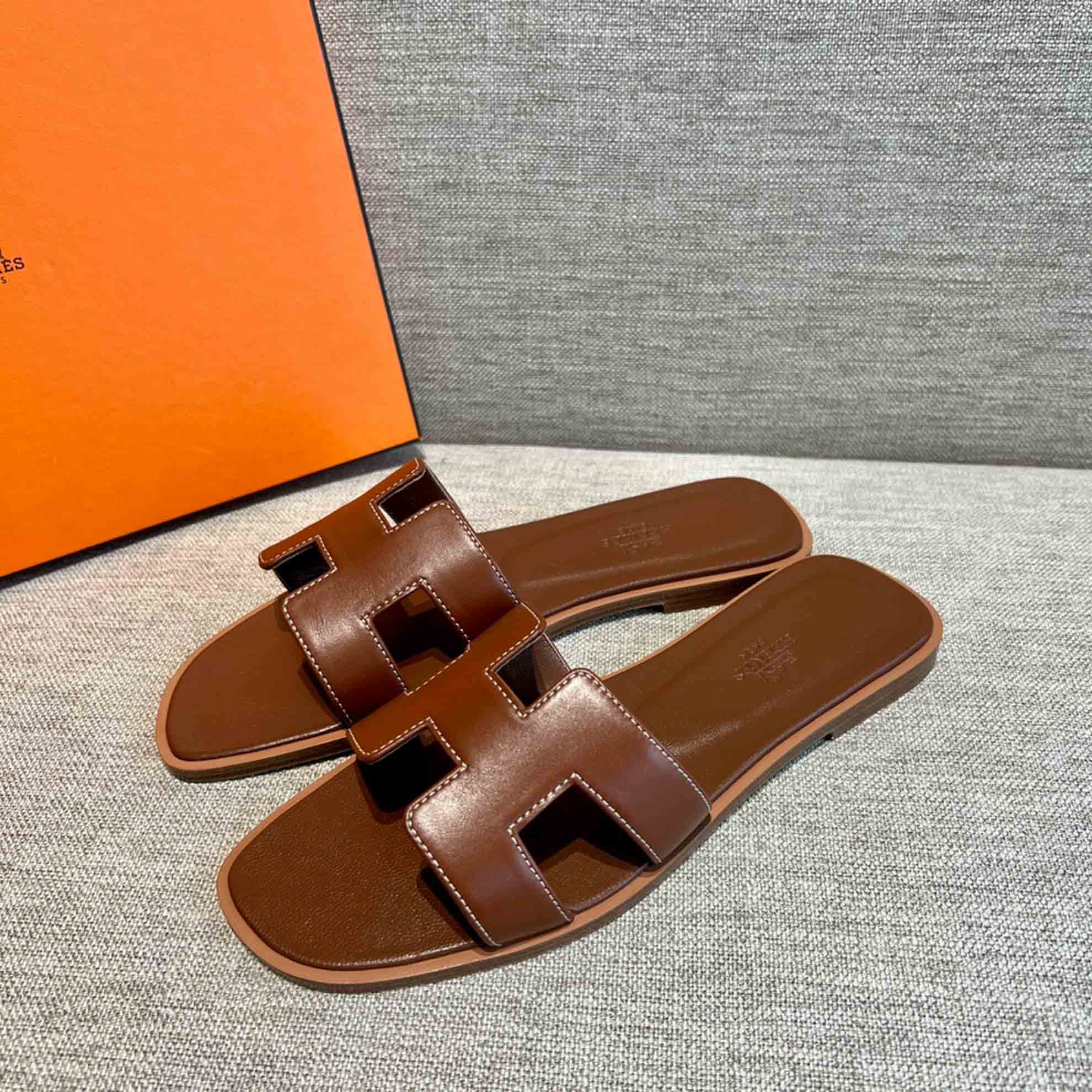 Dép Nữ Hermes Oran Sandal Nâu Đậm Trơn