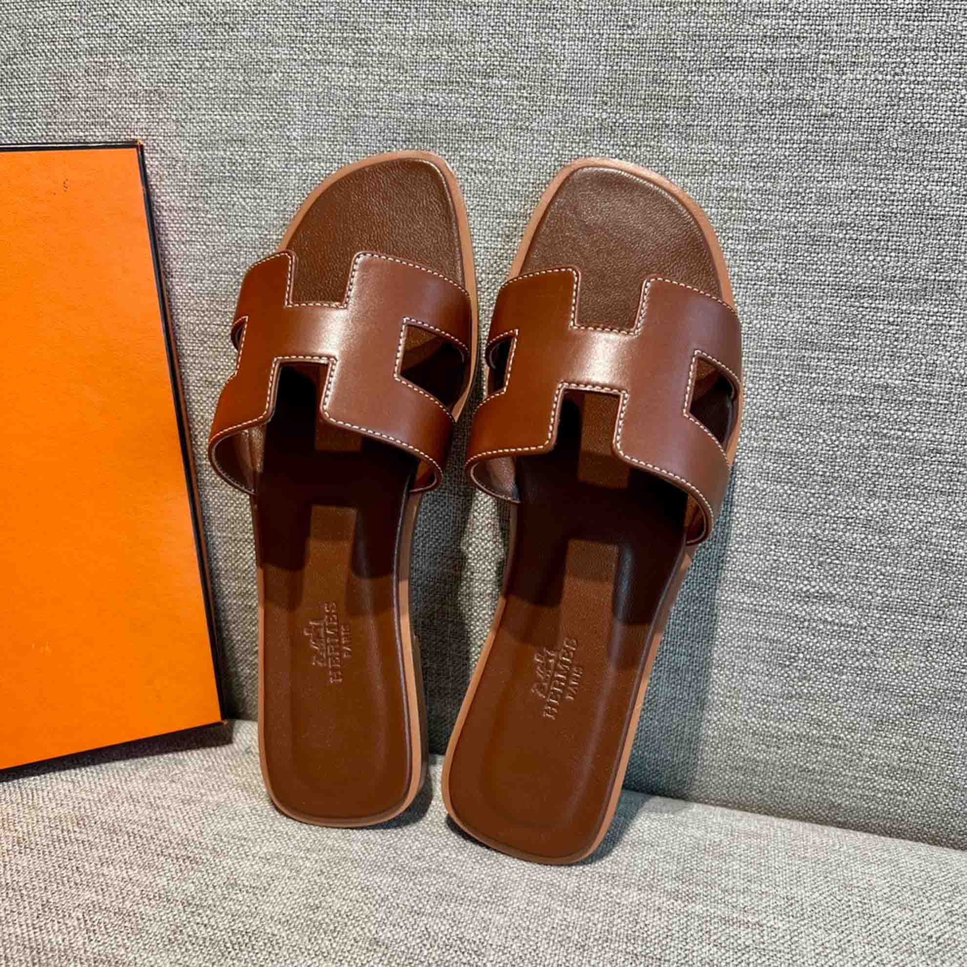 Dép Nữ Hermes Oran Sandal Nâu Đậm Trơn