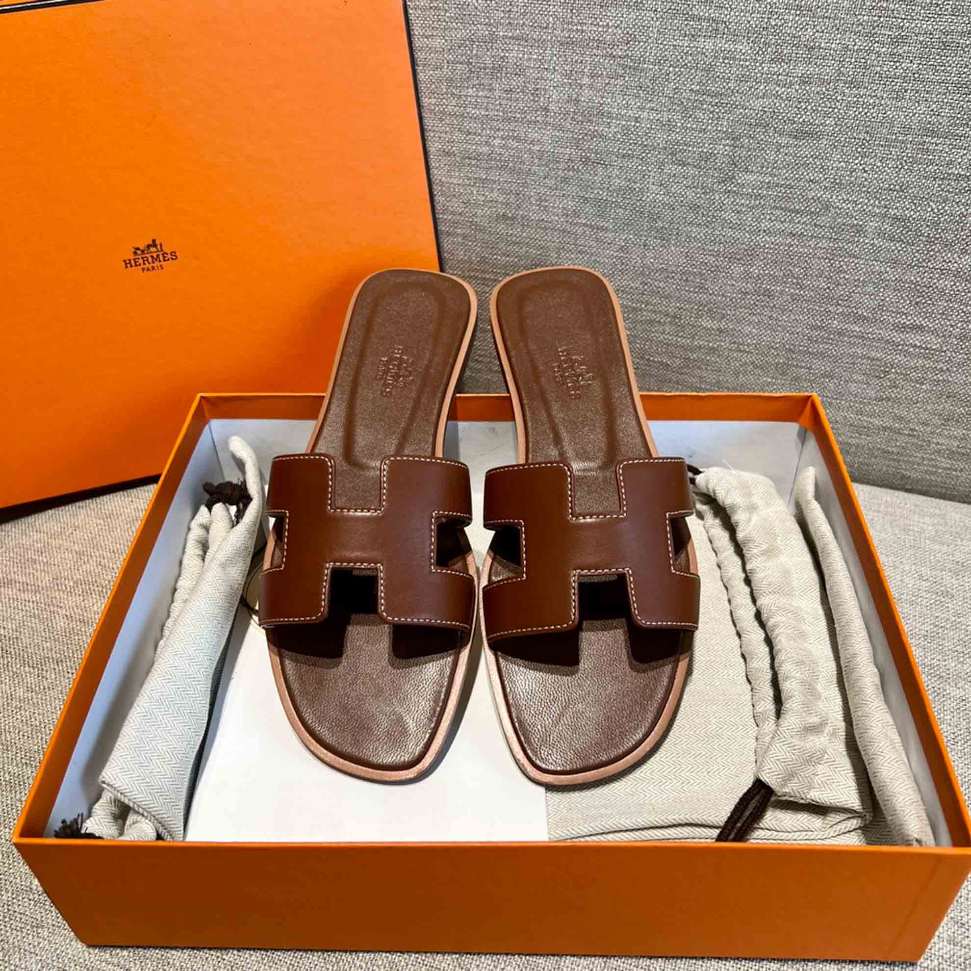 Dép Nữ Hermes Oran Sandal Nâu Đậm Trơn