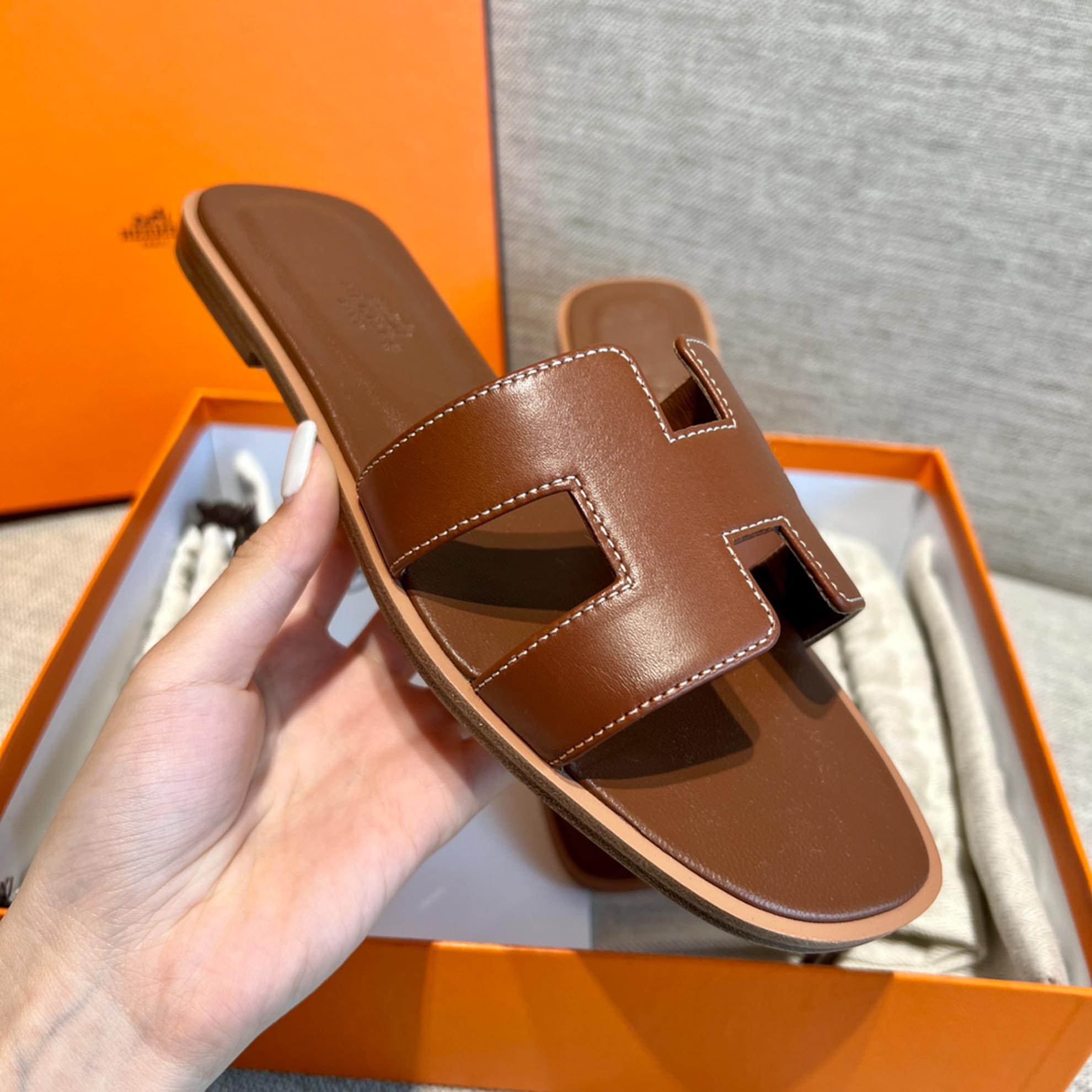 Dép Nữ Hermes Oran Sandal Nâu Đậm Trơn