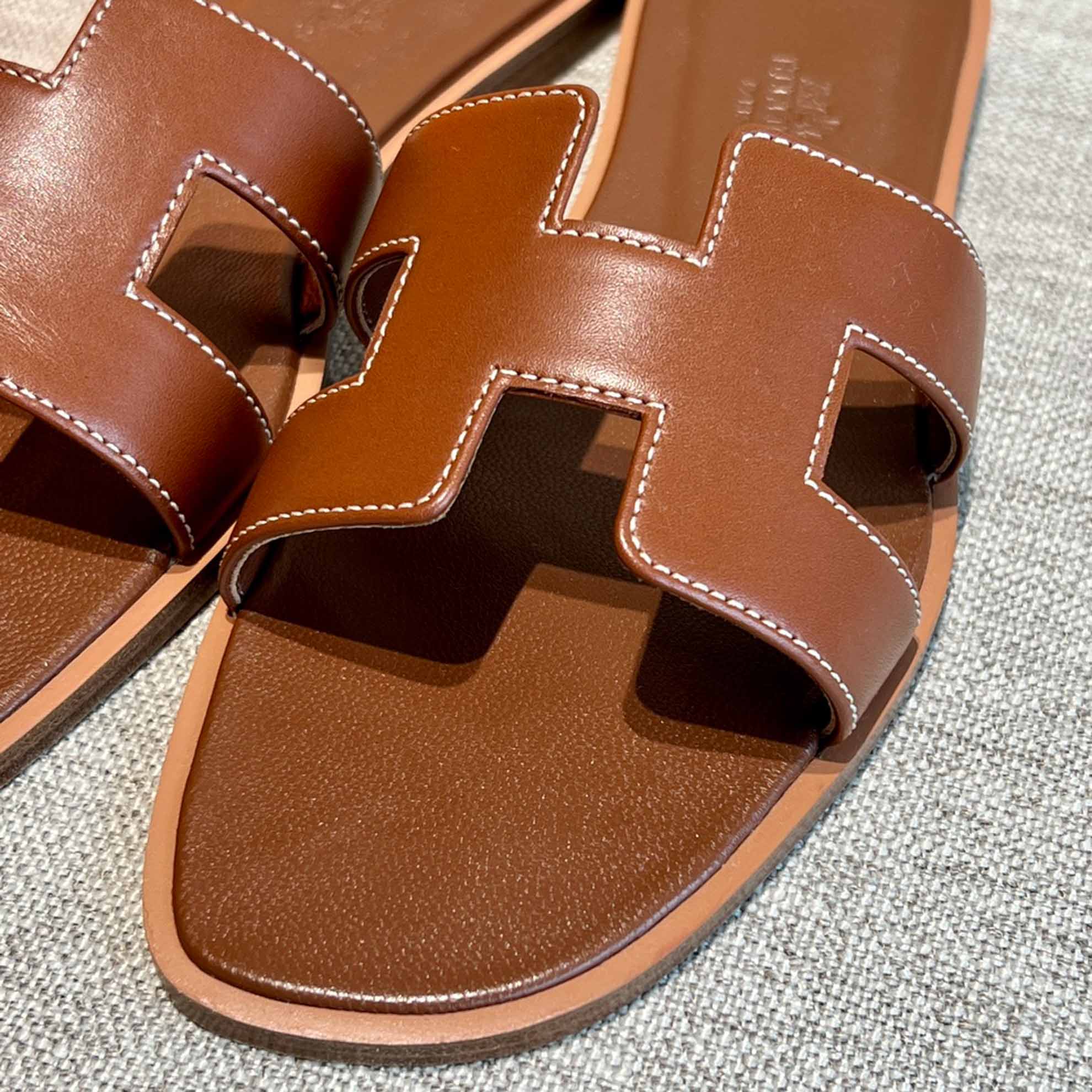 Dép Nữ Hermes Oran Sandal Nâu Đậm Trơn