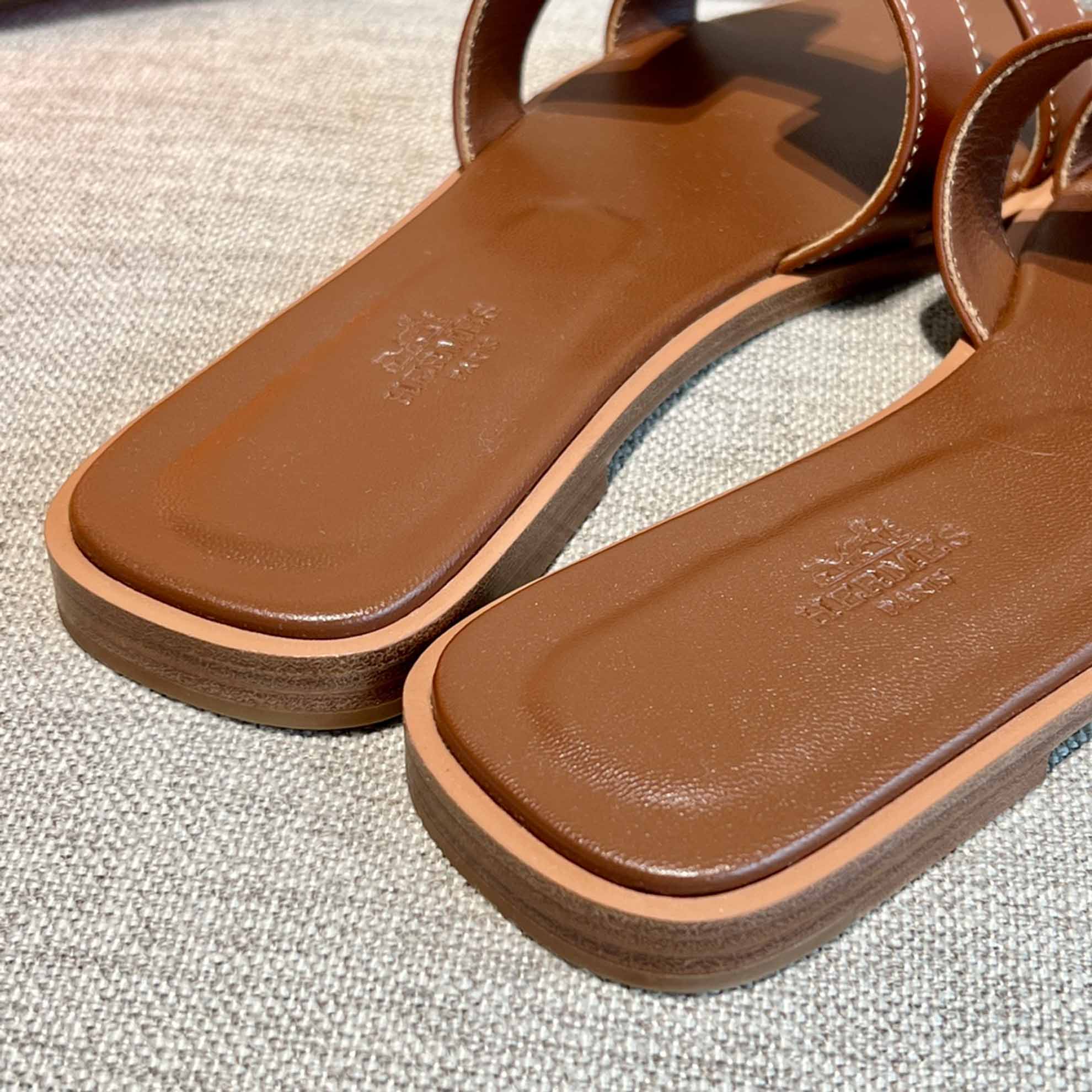 Dép Nữ Hermes Oran Sandal Nâu Đậm Trơn