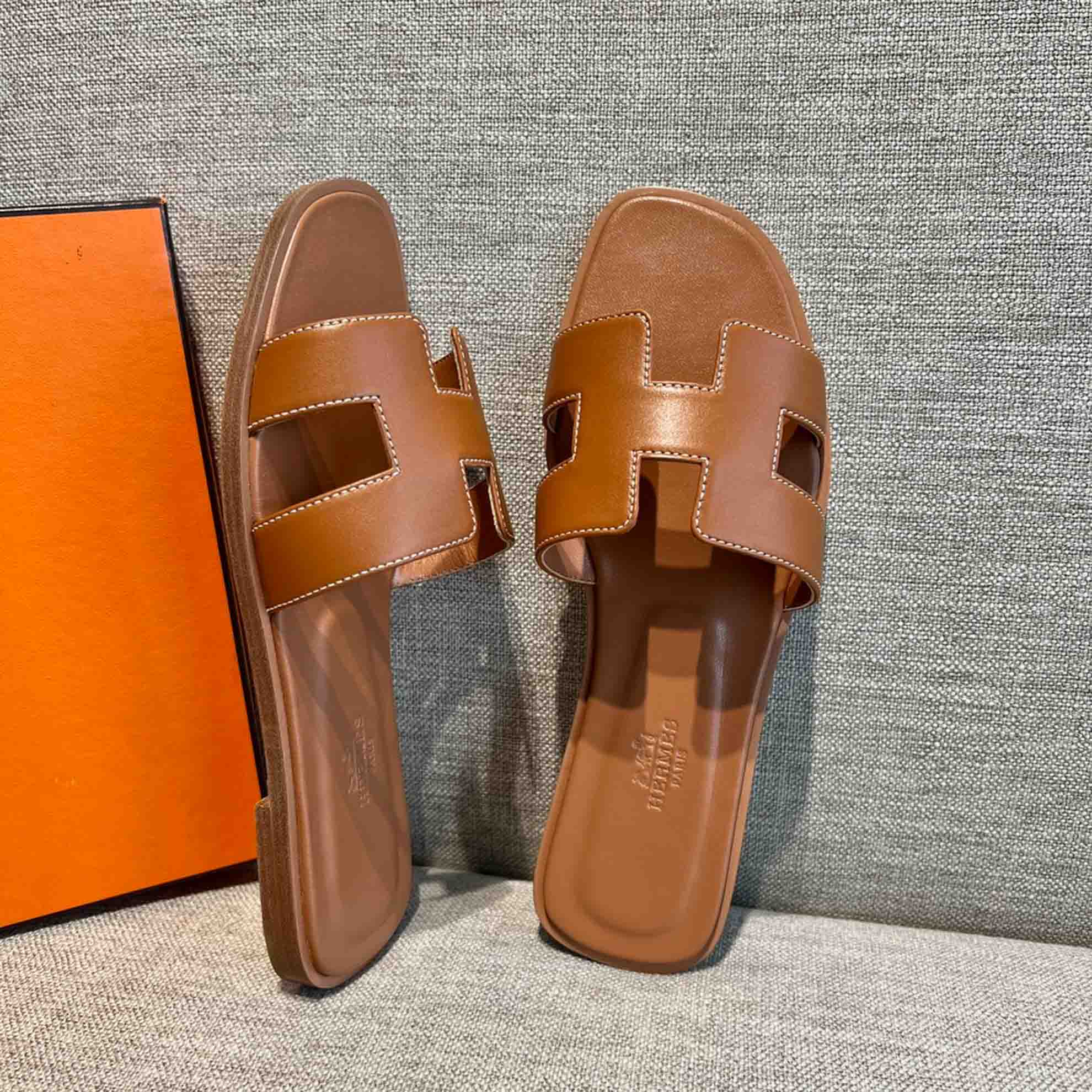 Dép Nữ Hermes Oran Sandal Nâu Nhạt Trơn