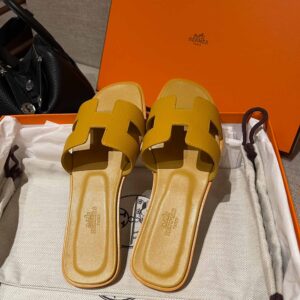 Dép Nữ Hermes Oran Sandal Vàng Nhăn