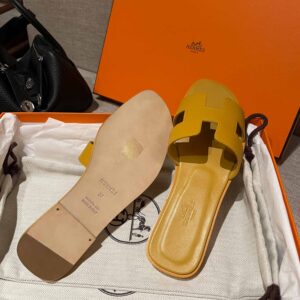 Dép Nữ Hermes Oran Sandal Vàng Nhăn