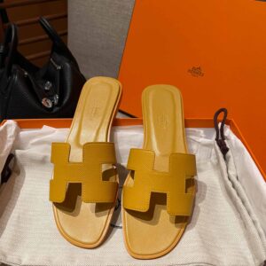 Dép Nữ Hermes Oran Sandal Vàng Nhăn