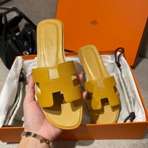 Dép Nữ Hermes Oran Sandal Vàng Nhăn