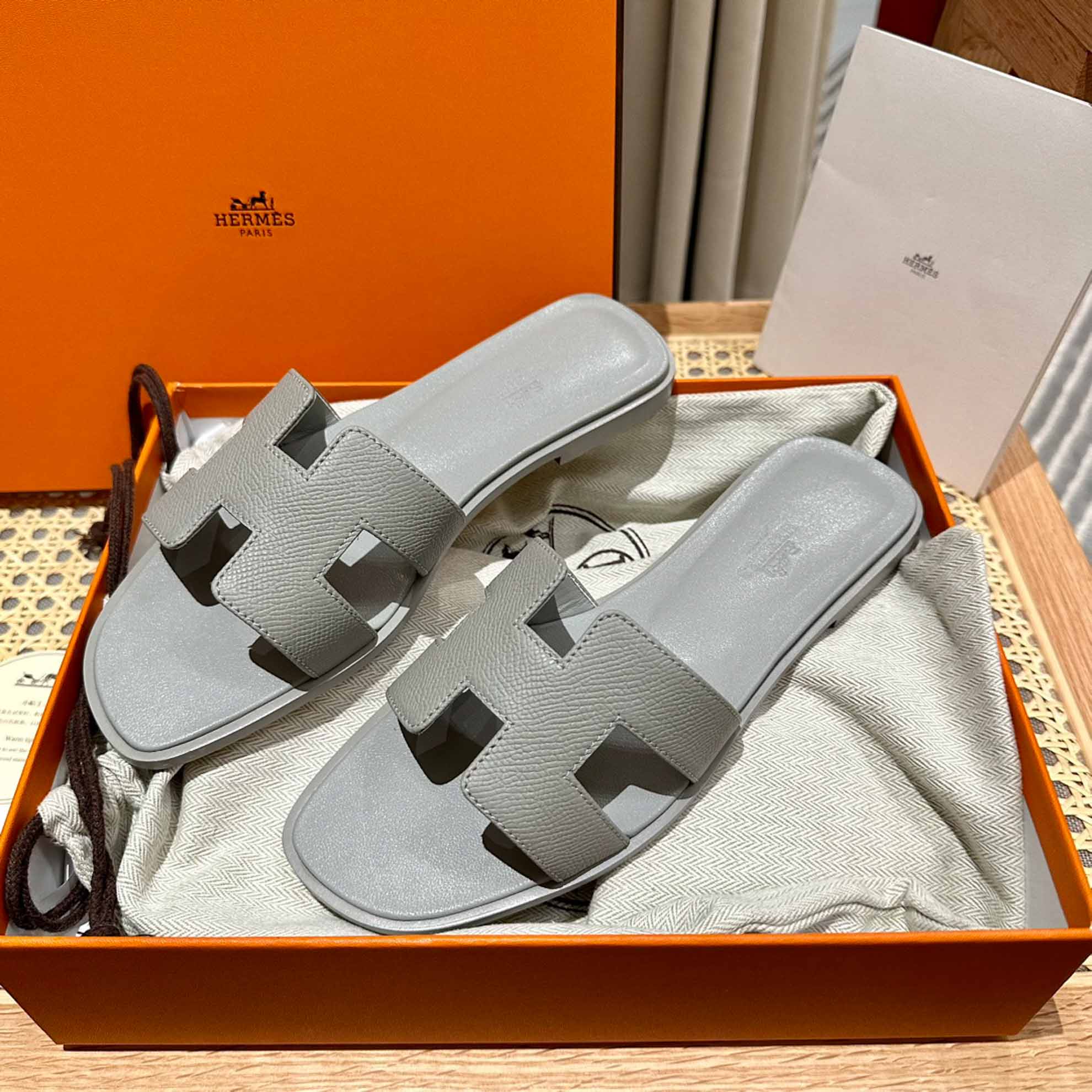 Dép Nữ Hermes Oran Sandal Xám Nhám