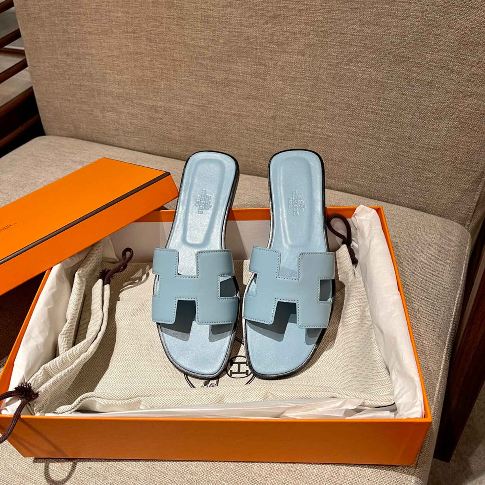 Dép Nữ Hermes Oran Sandal Xanh Ngọc Viền Đen Trơn