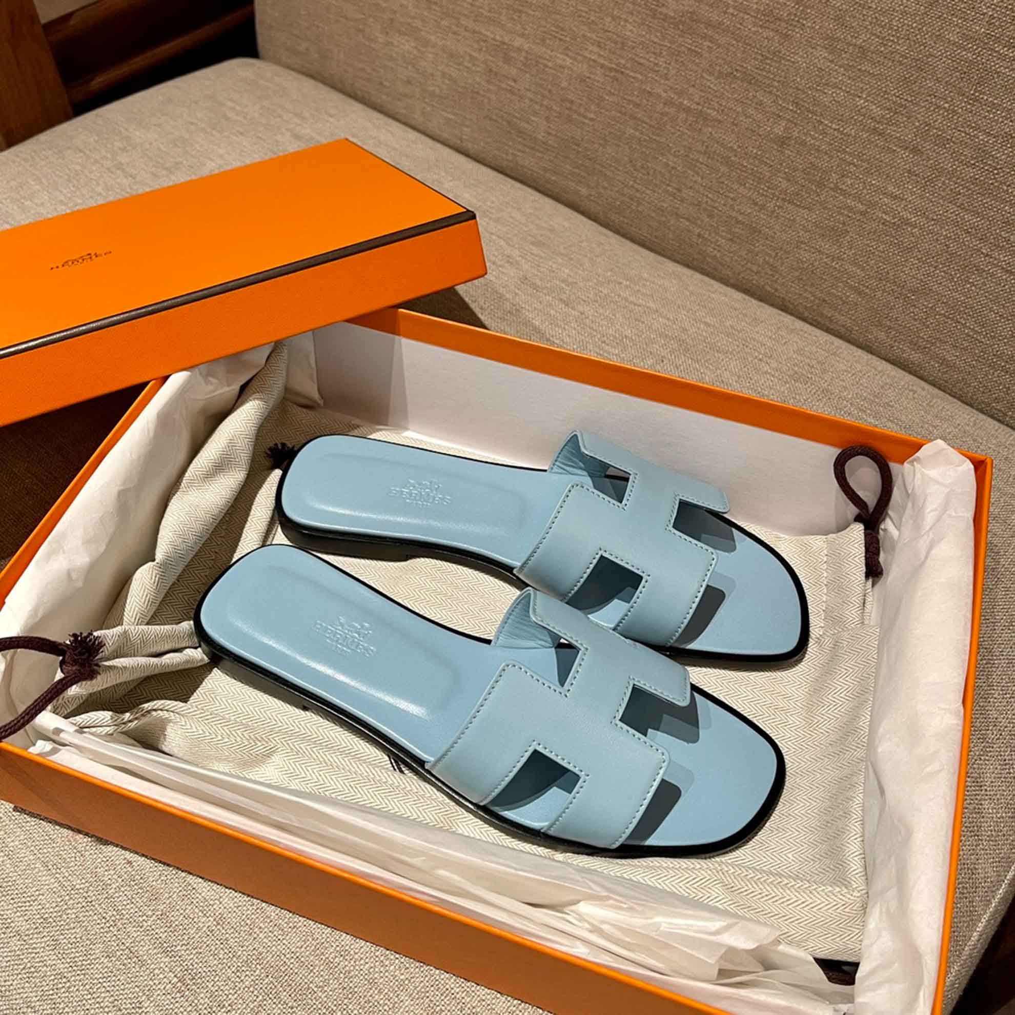 Dép Nữ Hermes Oran Sandal Xanh Ngọc Viền Đen Trơn