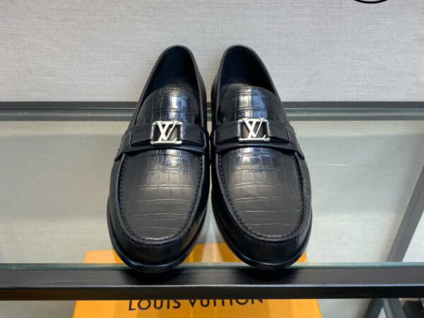Giày lười Louis Vuitton Major Loafer Đế Cao Vân Sọc