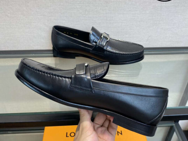 Giày lười Louis Vuitton Major Loafer Đế Cao Vân Sọc