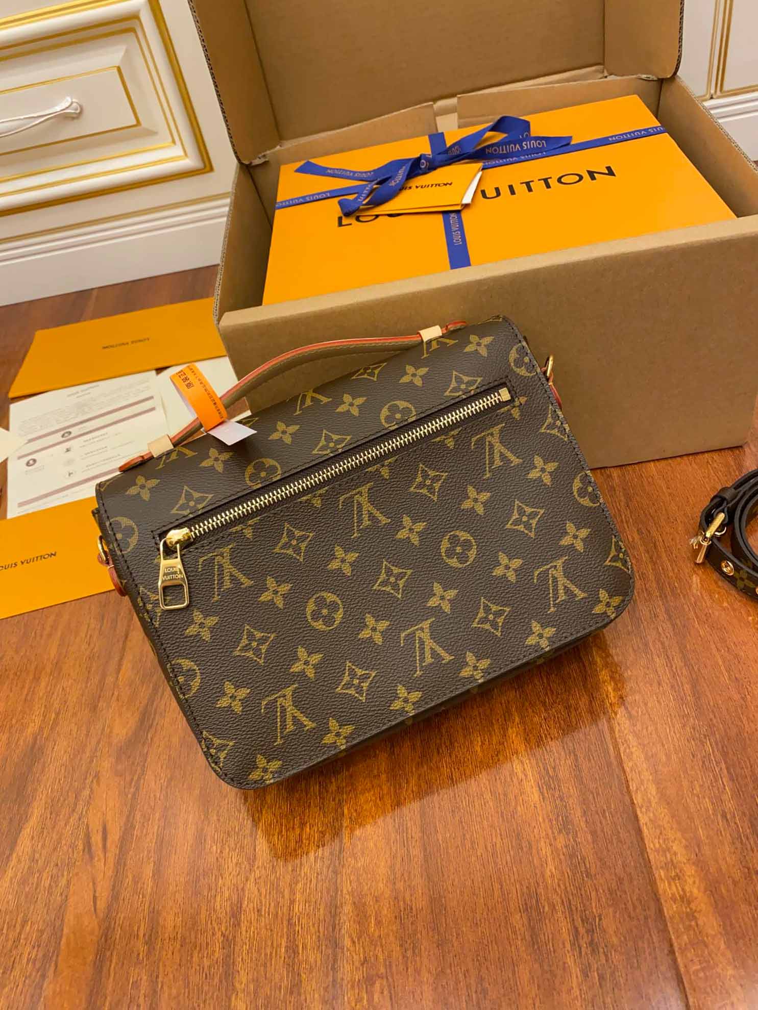 LOUIS VUITTON Pochette Metis Shoulder Bag