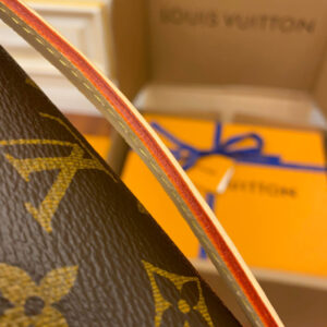 LOUIS VUITTON Pochette Metis Shoulder Bag