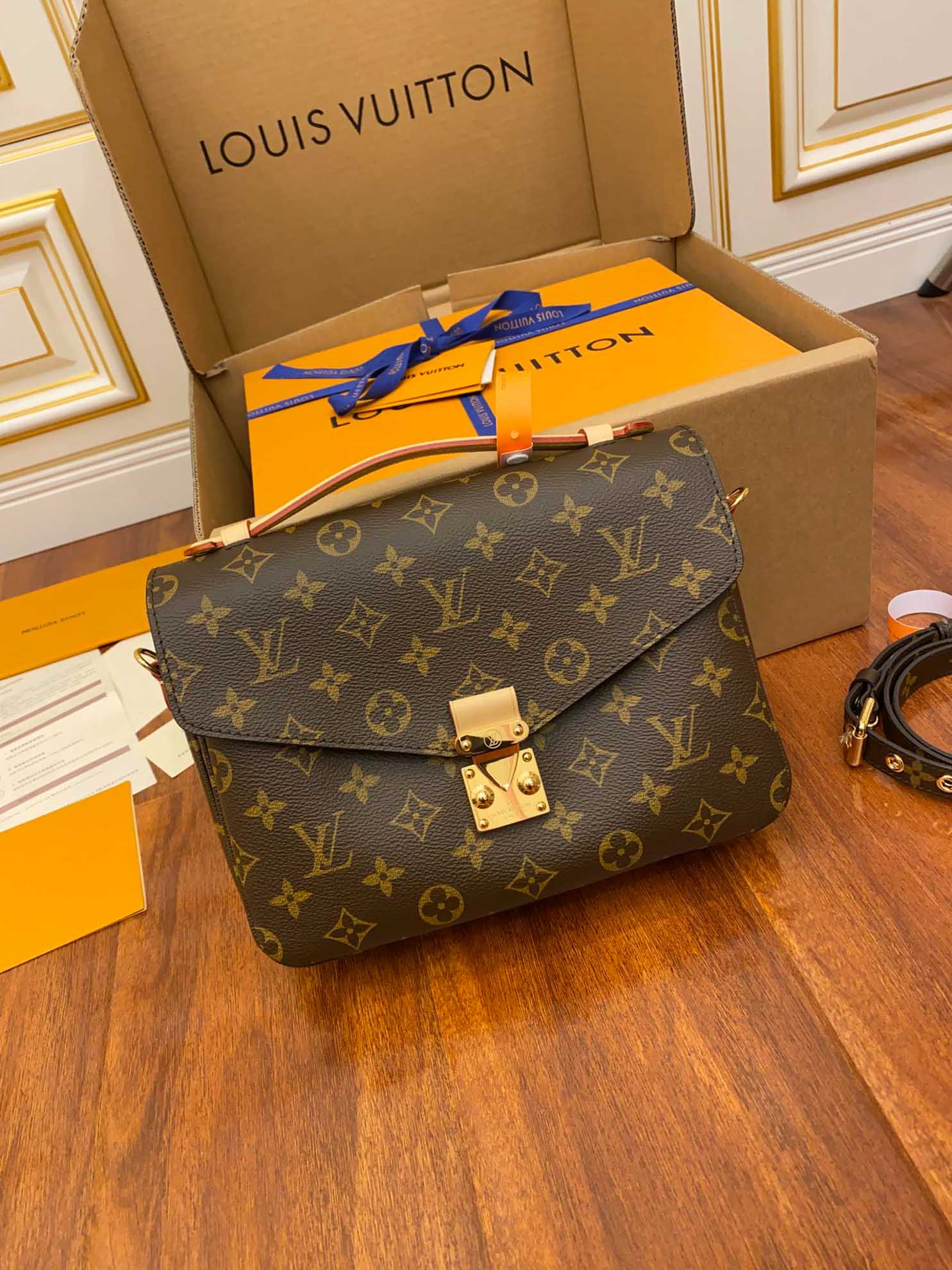 LOUIS VUITTON Pochette Metis Shoulder Bag