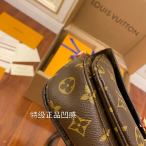 LOUIS VUITTON Pochette Metis Shoulder Bag