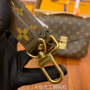 LOUIS VUITTON Pochette Metis Shoulder Bag