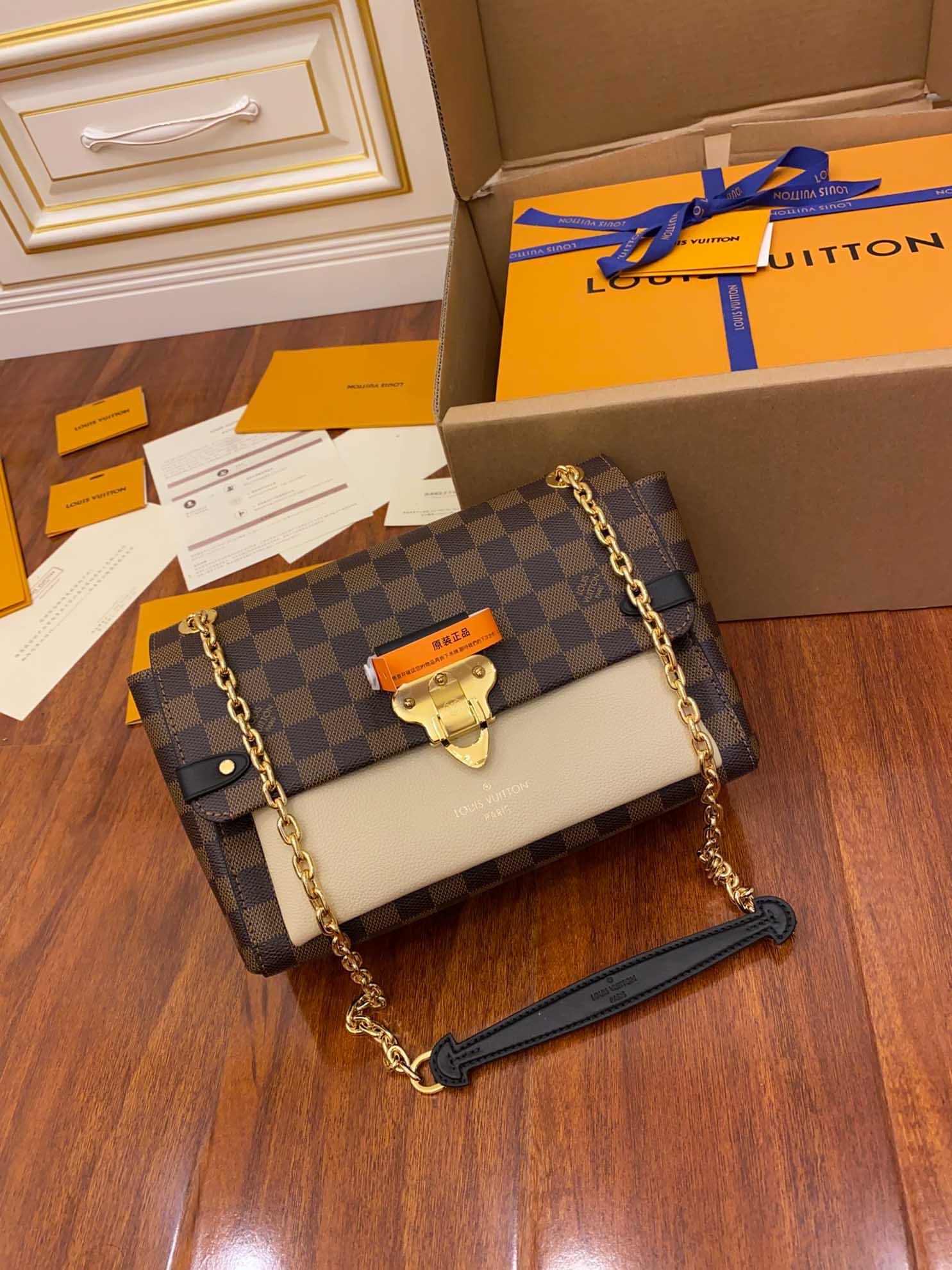 LOUIS VUITTON Vavin PM Chain Shoulder Bag