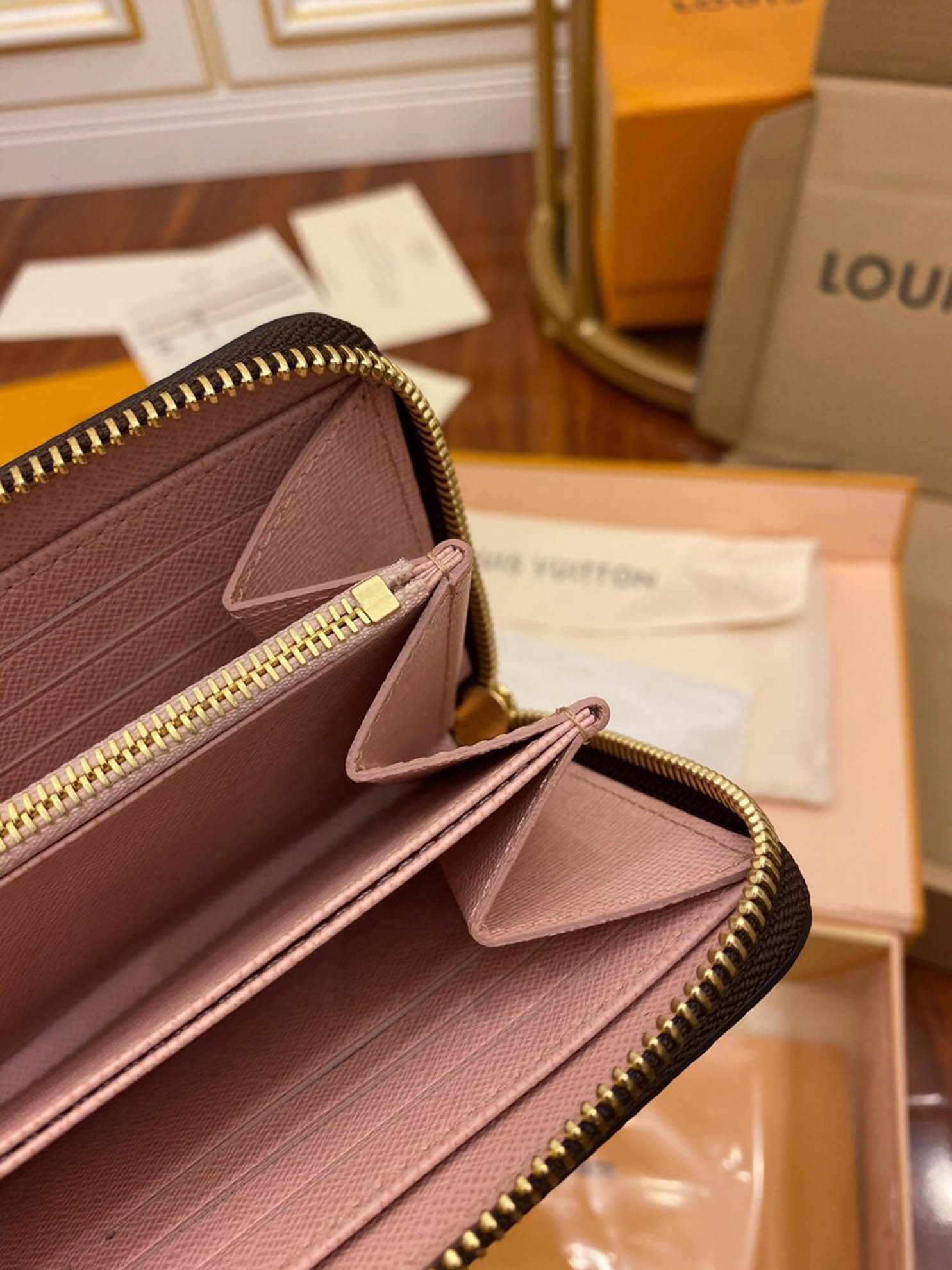 Louis Vuitton Zippy Wallet Monogram 