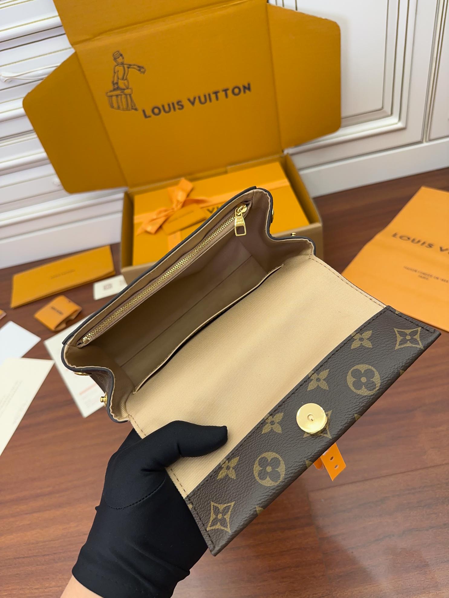 LV Cluny Mini Monogram Canvas