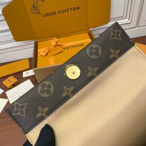 LV Cluny Mini Monogram Canvas