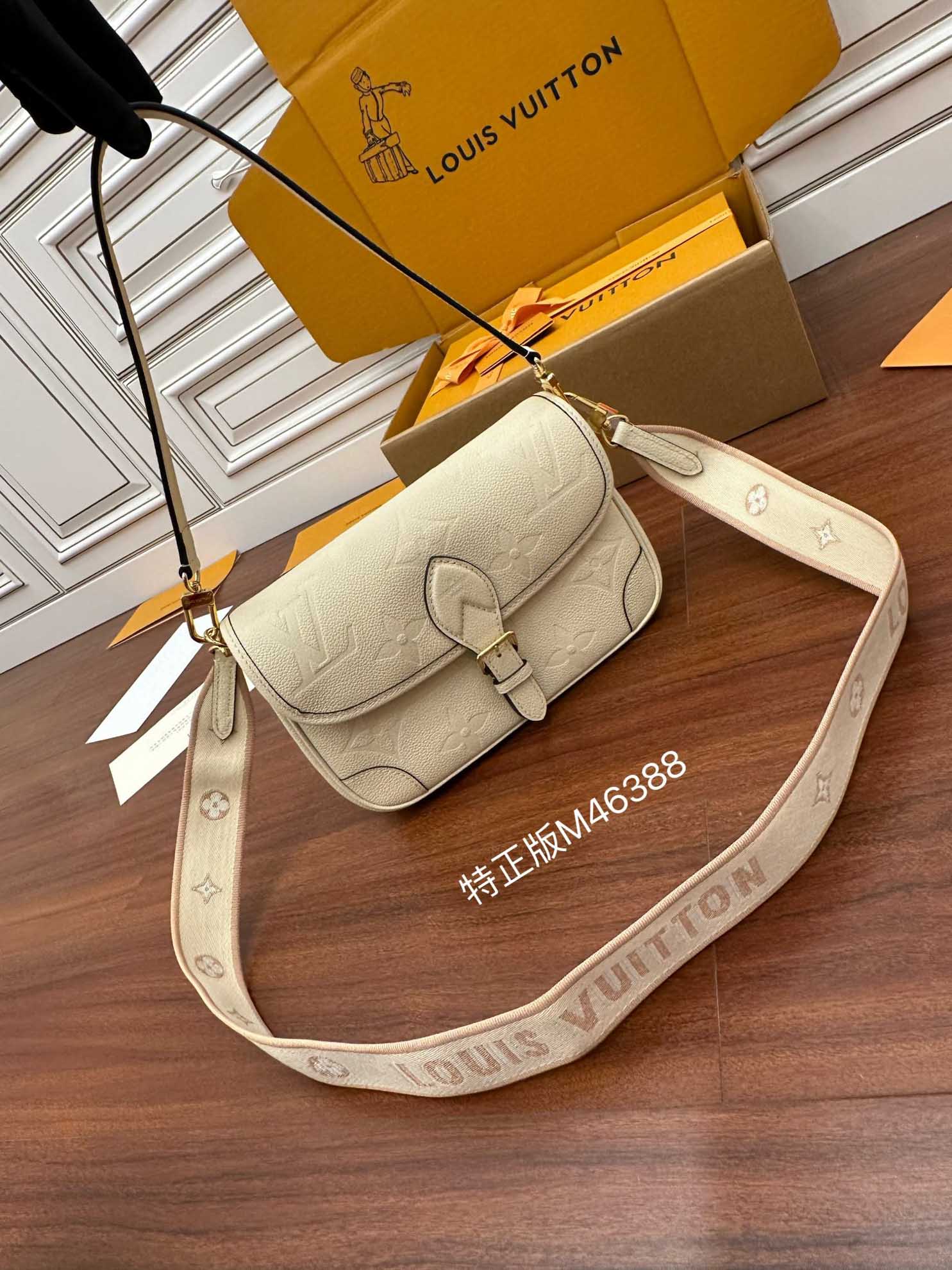 LV Diane Monogram Empreinte Leather