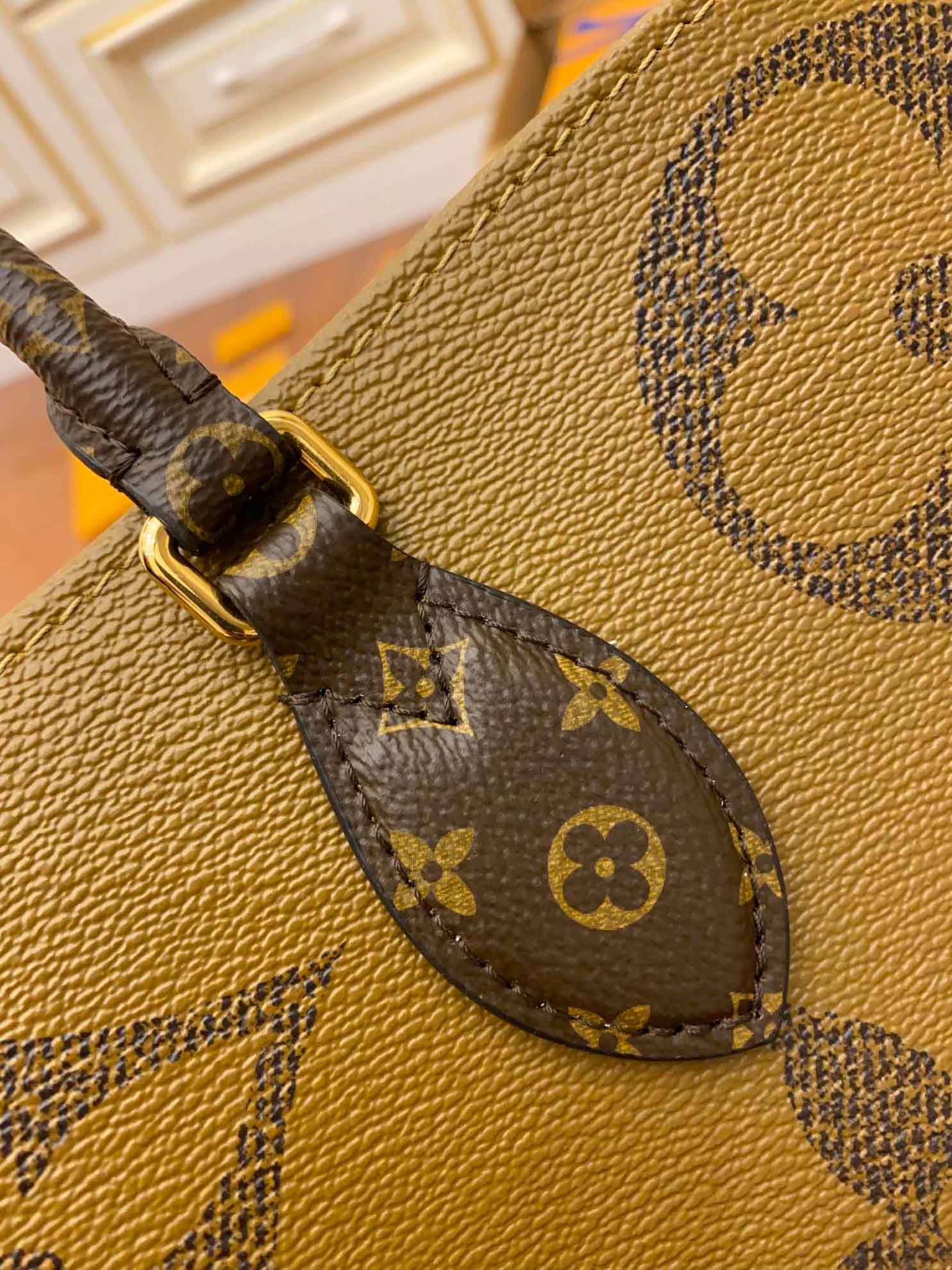 LV Monogram Reverse Giant Onthego