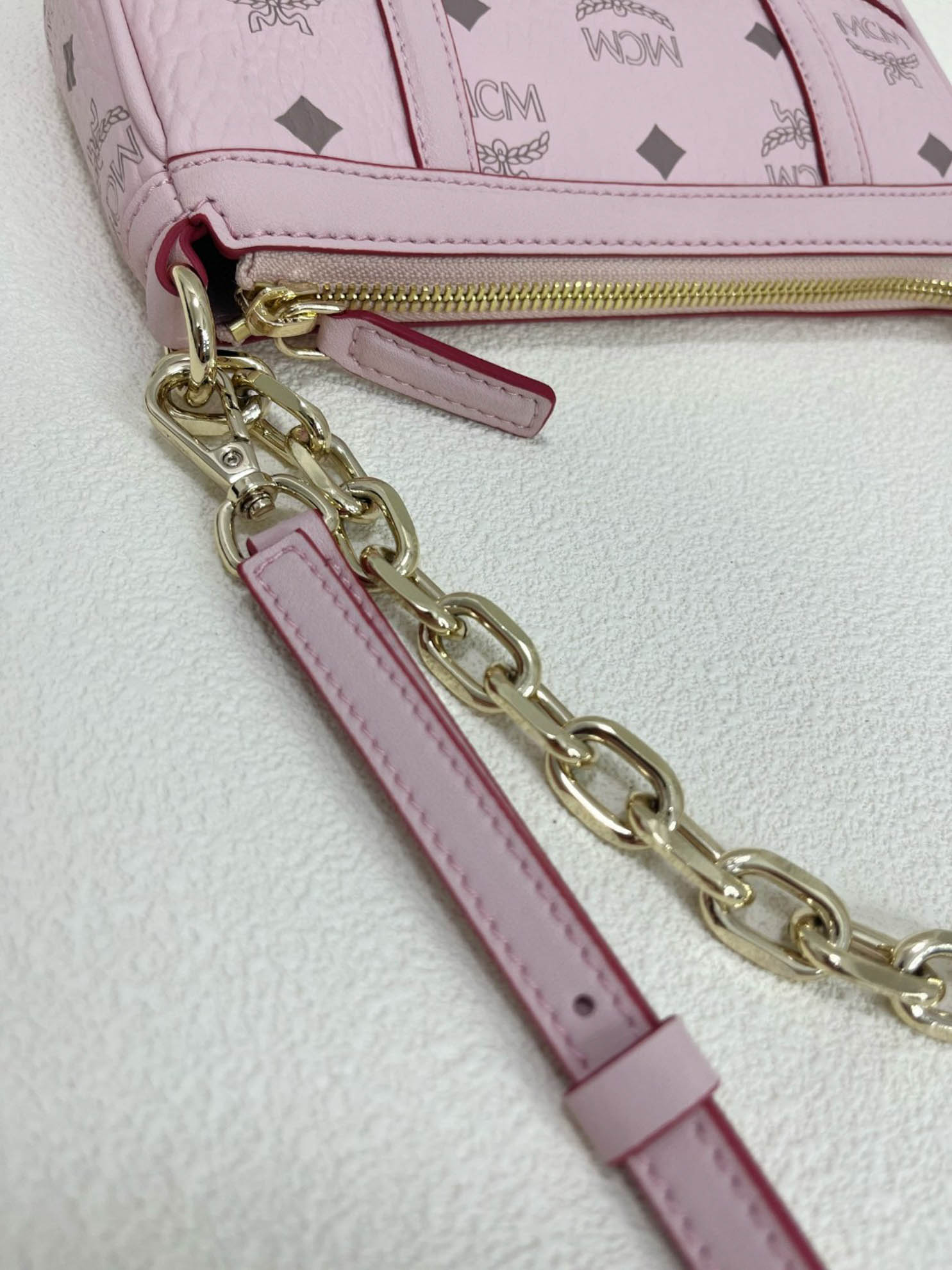 MCM Aren Shoulder Bag in Visetos Pink