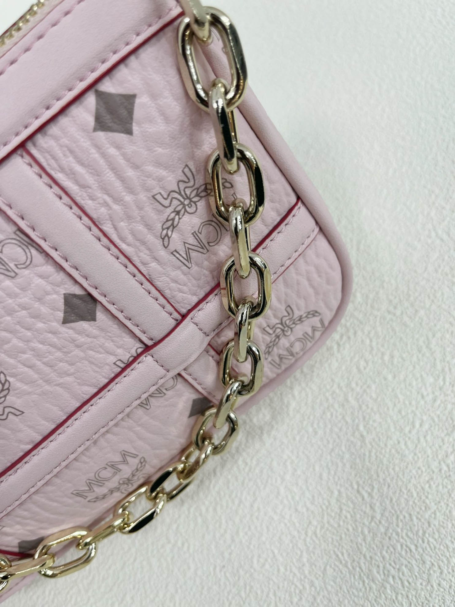 MCM Aren Shoulder Bag in Visetos Pink