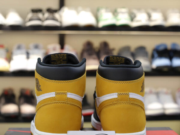 Nike Air Jordan 1 Retro High 'Yellow Ochre'