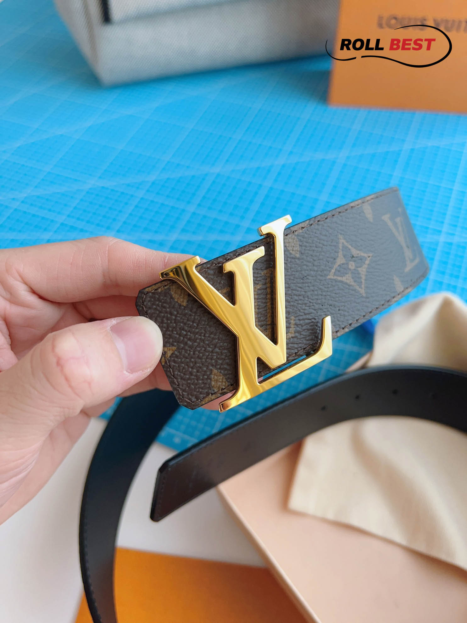 Thắt Lưng Hai Mặt LV Monogram Canvas đen Khóa Logo Gold Bóng