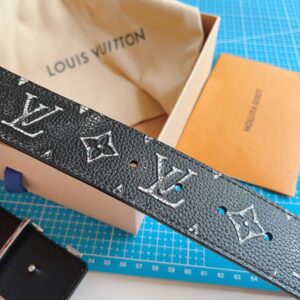 Thắt Lưng Hai Mặt LV Monogram Eclipse Xước Khóa Logo Bóng