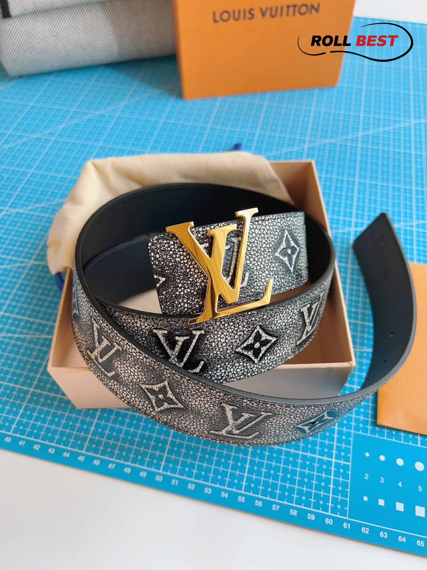 Thắt Lưng Hai Mặt LV Monogram Eclipse Xước Trắng Khóa Logo Gold