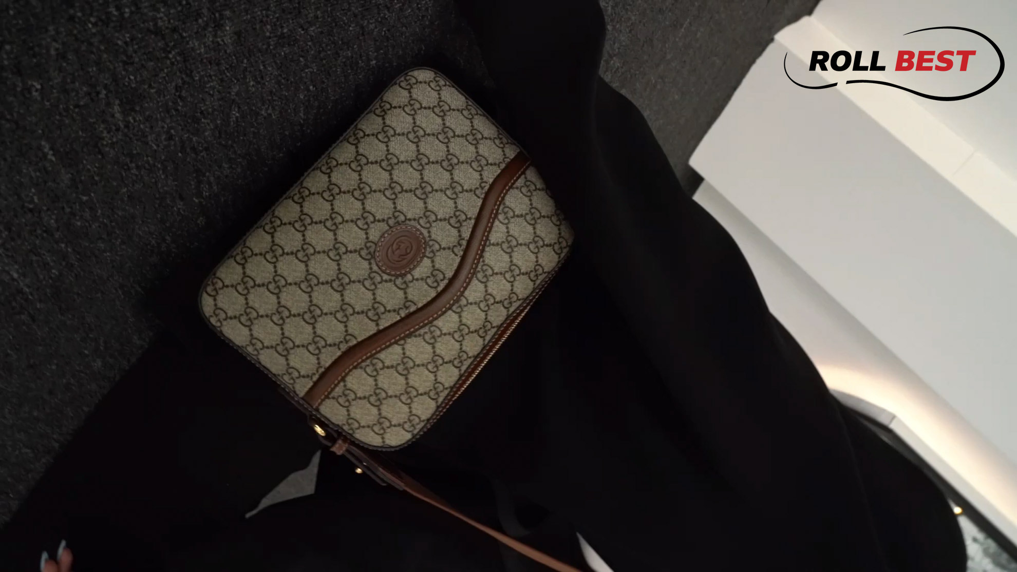 Túi Đeo Chéo Gucci Messenger Bag With Interlocking G 