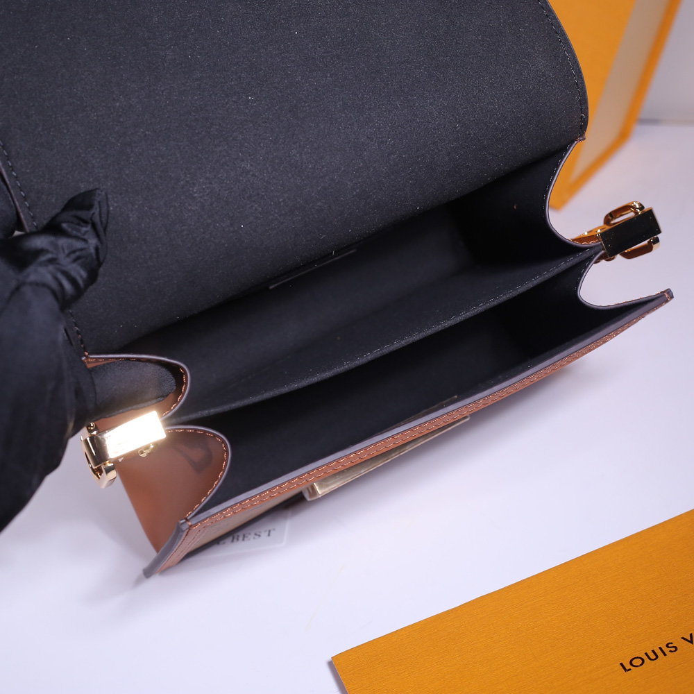 Túi Đeo Chéo Louis Vuitton LV Dauphine Chain Wallet Monogram Bag