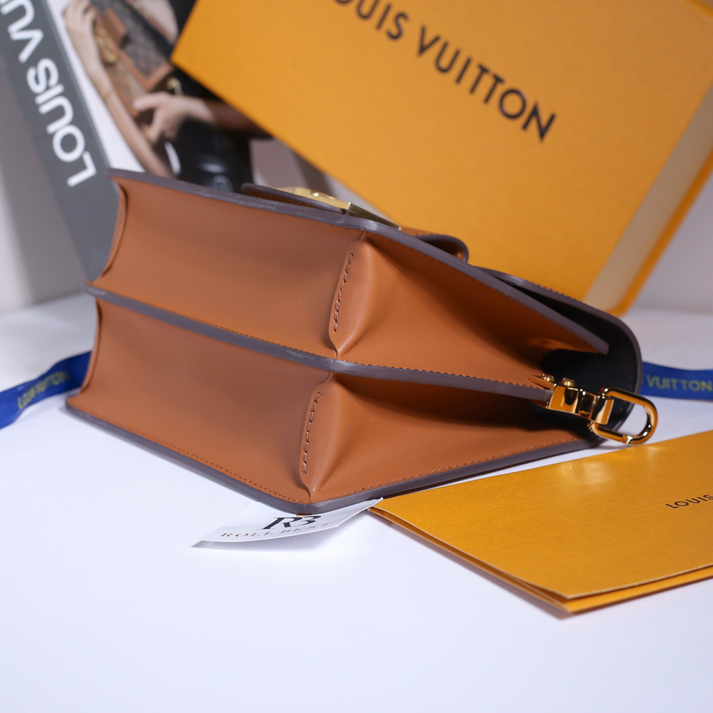 Túi Đeo Chéo Louis Vuitton LV Dauphine Chain Wallet Monogram Bag