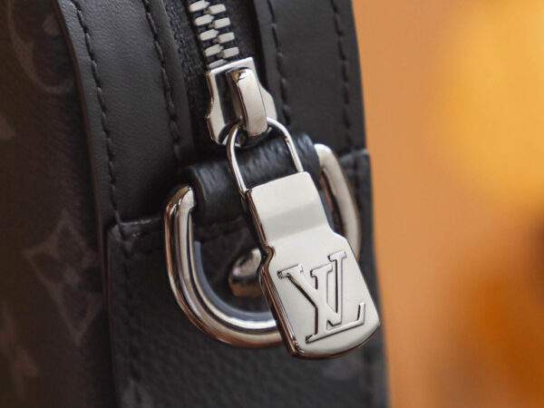 Túi Đeo Louis Vuitton Trio Messenger Monogram