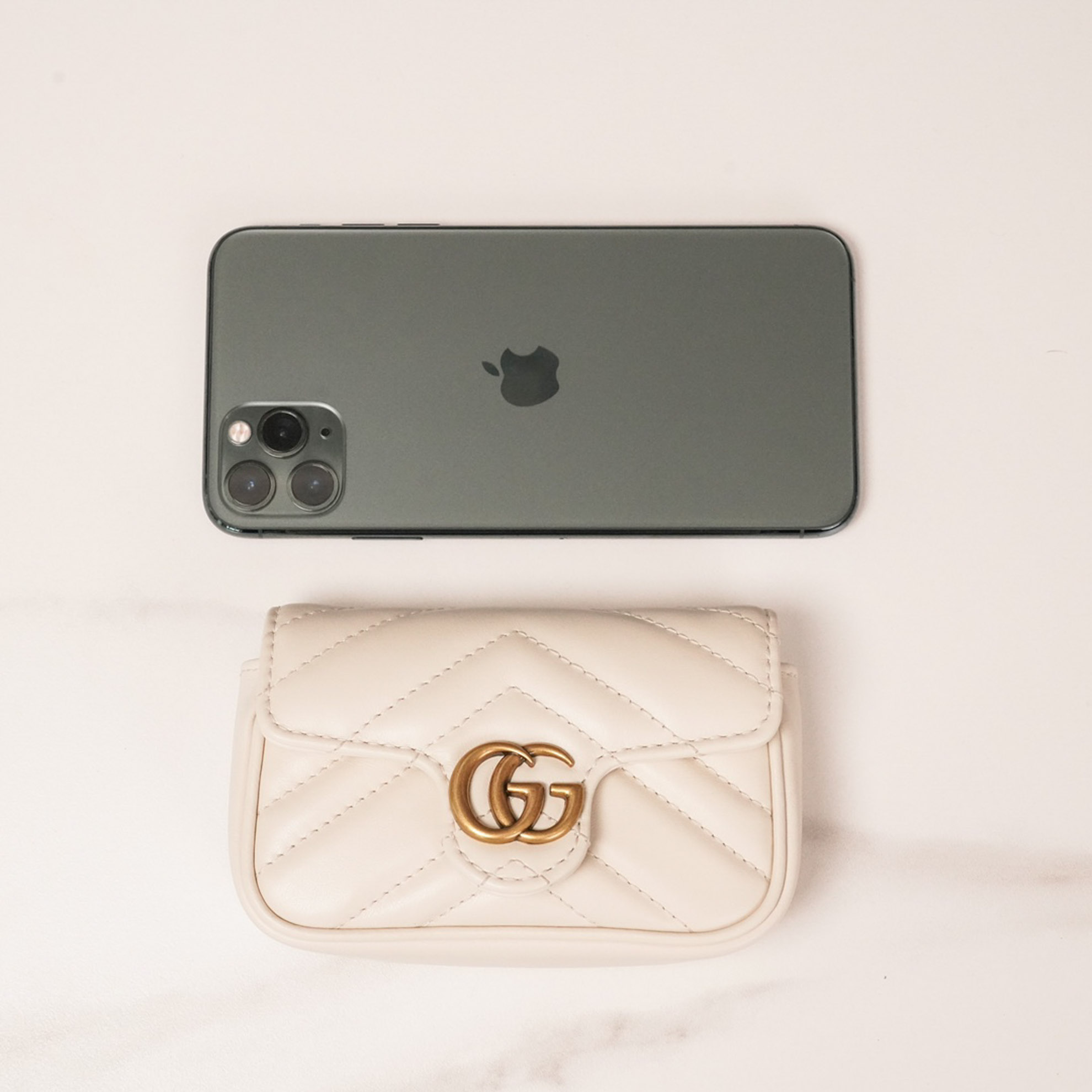 Túi Gucci GG Marmont Matelassé Leather Super Mini White Chevron Leather