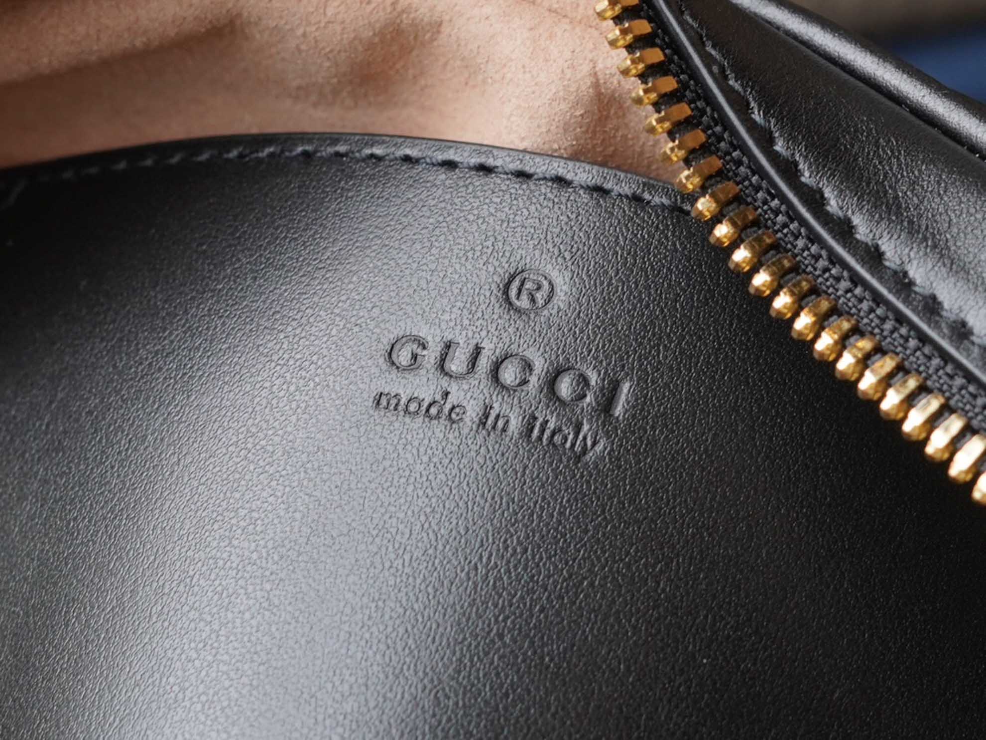 Túi Gucci Women's Black Interlocking G Mini Heart Leather Bag