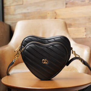 Túi Gucci Women's Black Interlocking G Mini Heart Leather Bag