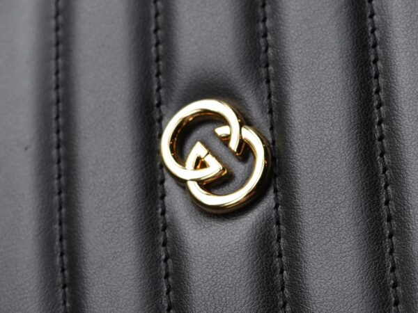 Túi Gucci Women's Black Interlocking G Mini Heart Leather Bag