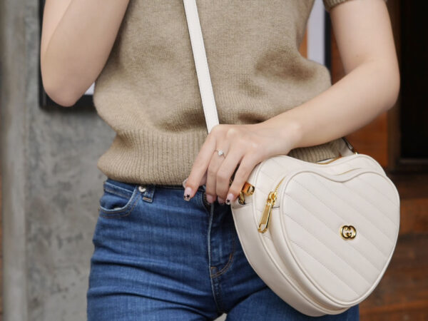 Túi Gucci Women's White Interlocking-g Mini Quilted-leather Cross-body Bag