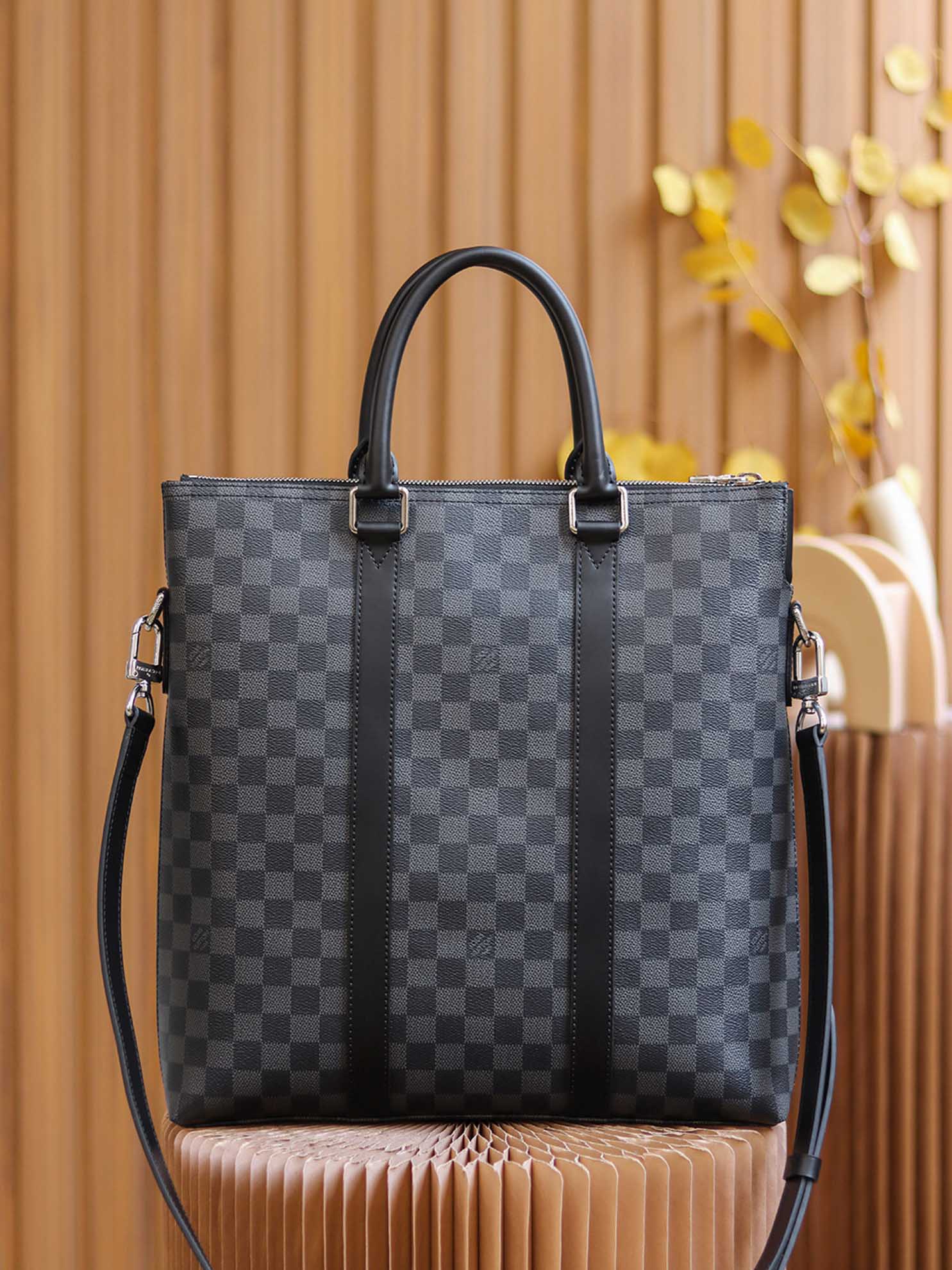 Túi LOUIS VUITTON Anton Tote Bag 