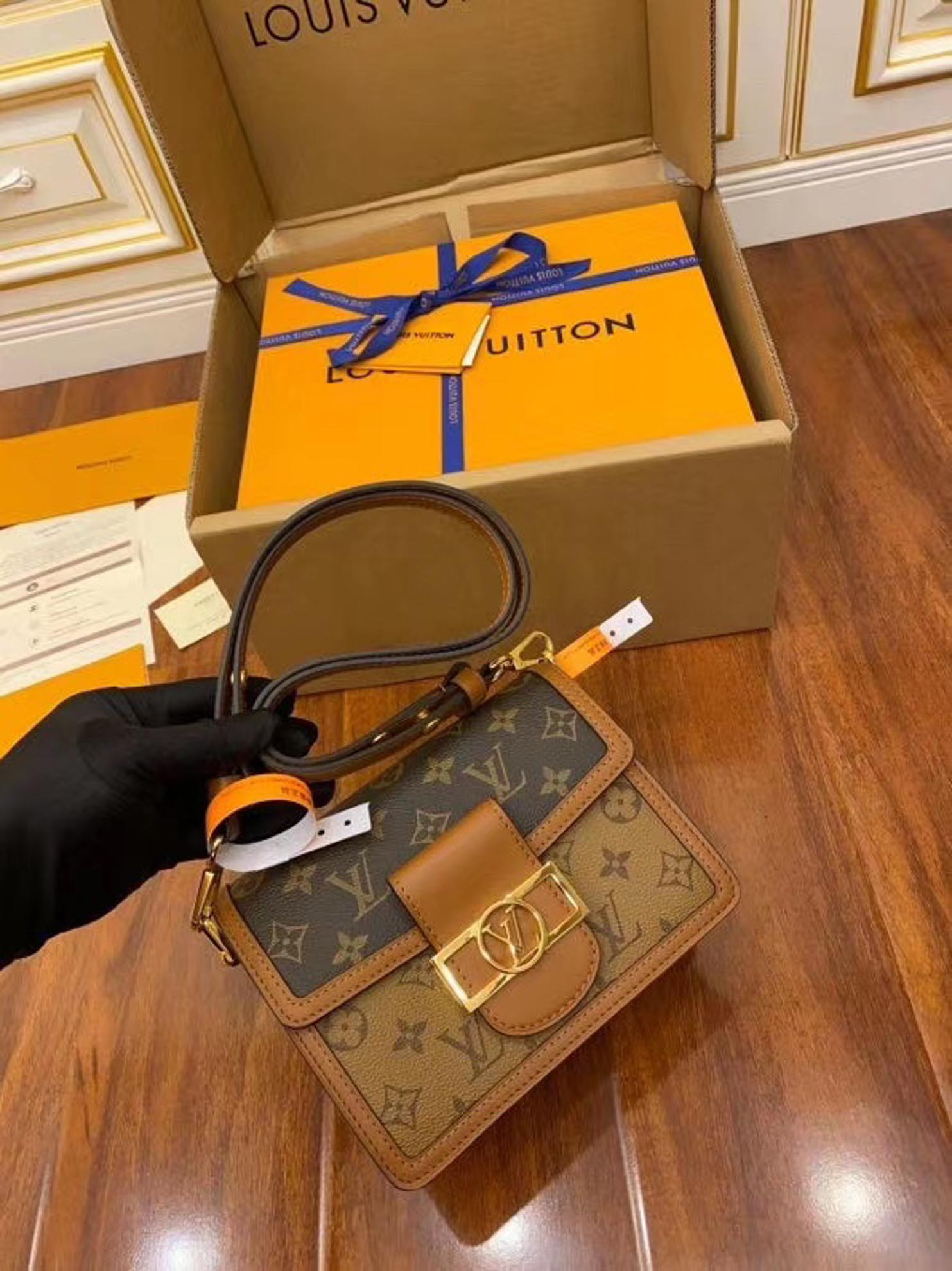 Túi Louis Vuitton Dauphine Mini Handbag