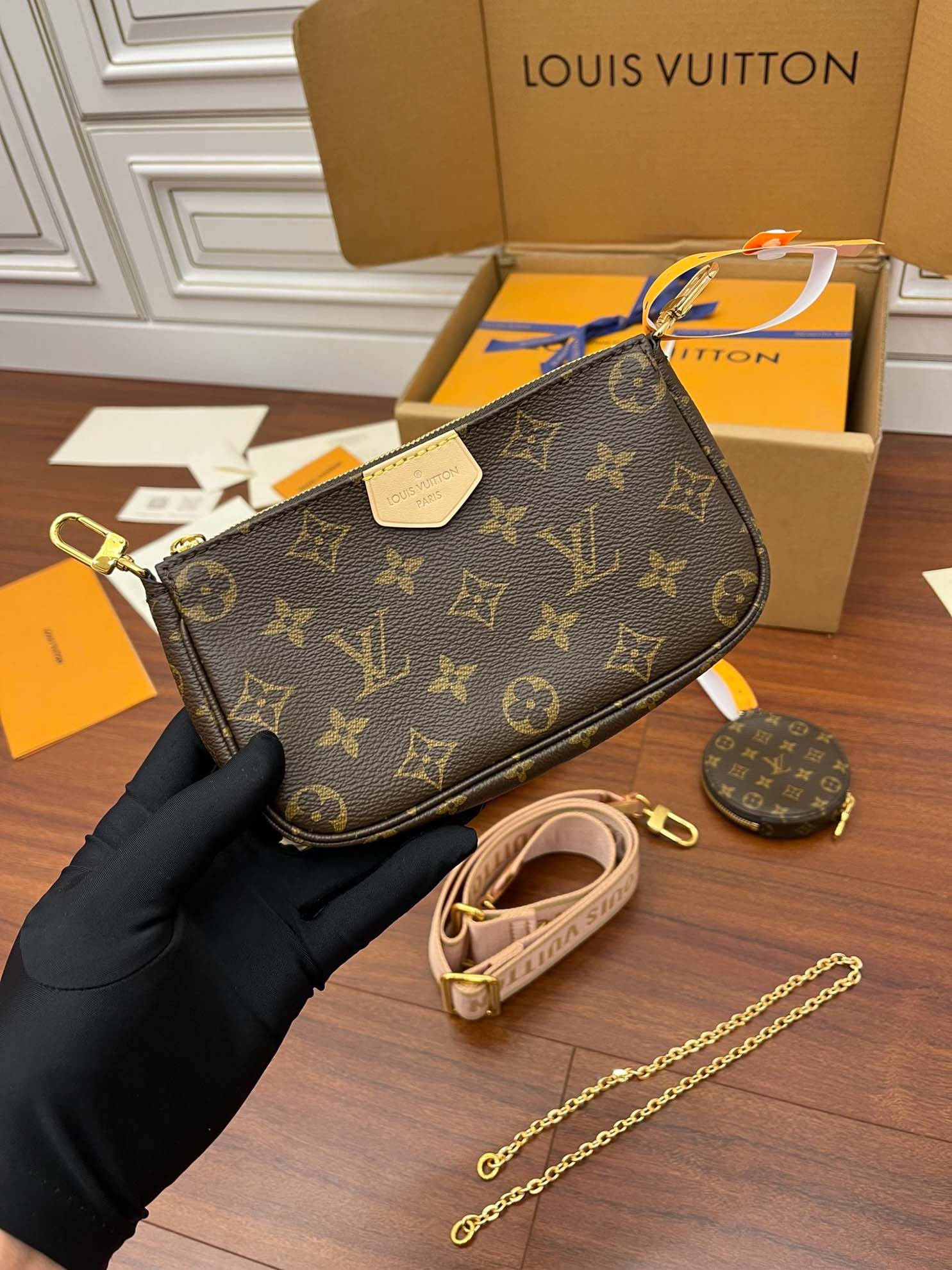 Túi Louis Vuitton Multi Pochette Accessoires