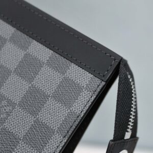 Túi Louis Vuitton Pochette Voyage MM